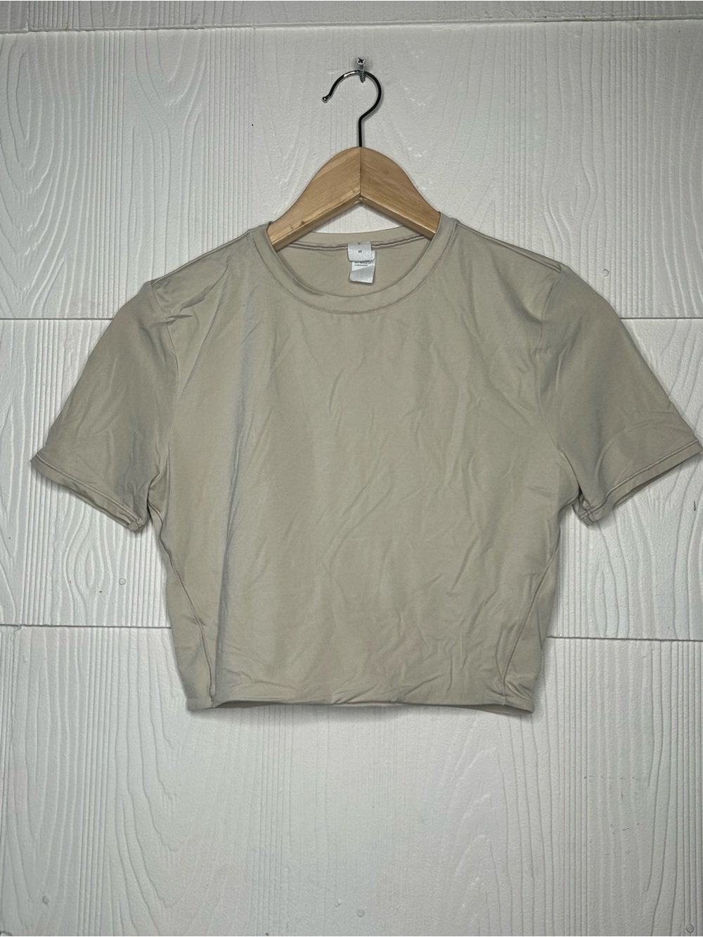 lululemon athletica Cropped Crew Tee in Cream